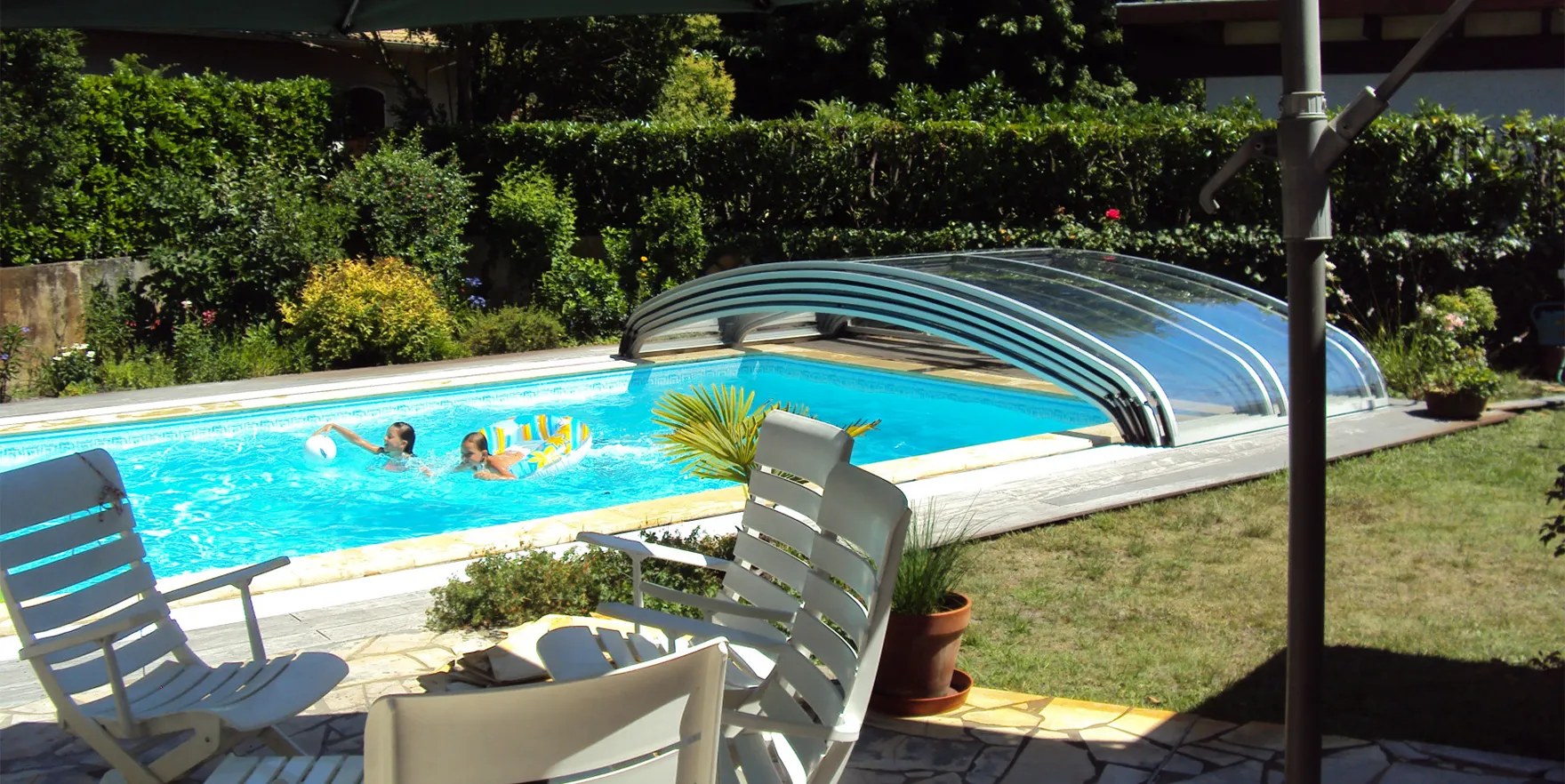 Abri de piscine bas — réalisation Cintral